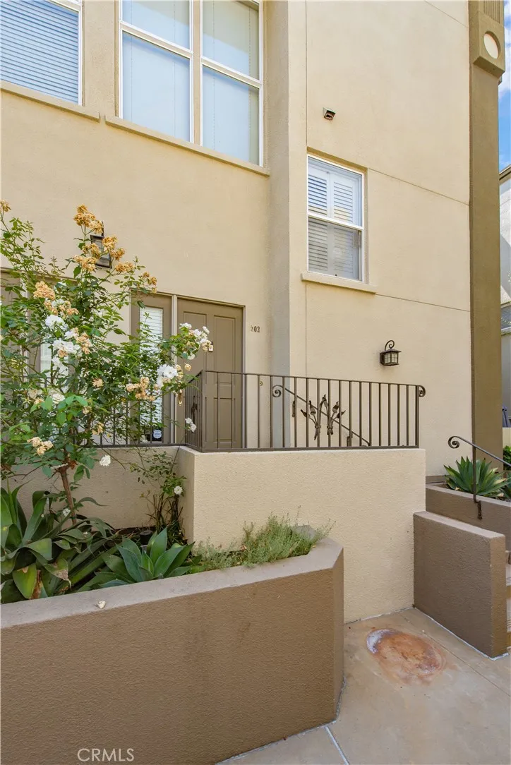 80 N Raymond Avenue 202, Pasadena, California 91103 home-pic-22